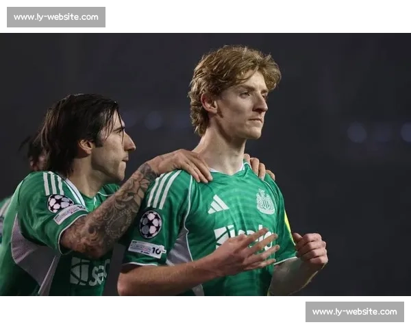 转会传闻！纽卡斯尔联瞄准当红炸子鸡，豪门争夺战拉开序幕！